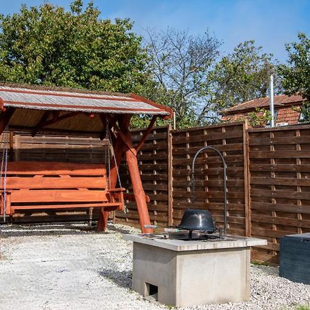 Romantic Jacuzzi Hideaway Near Heviz Rezi Exteriör bild